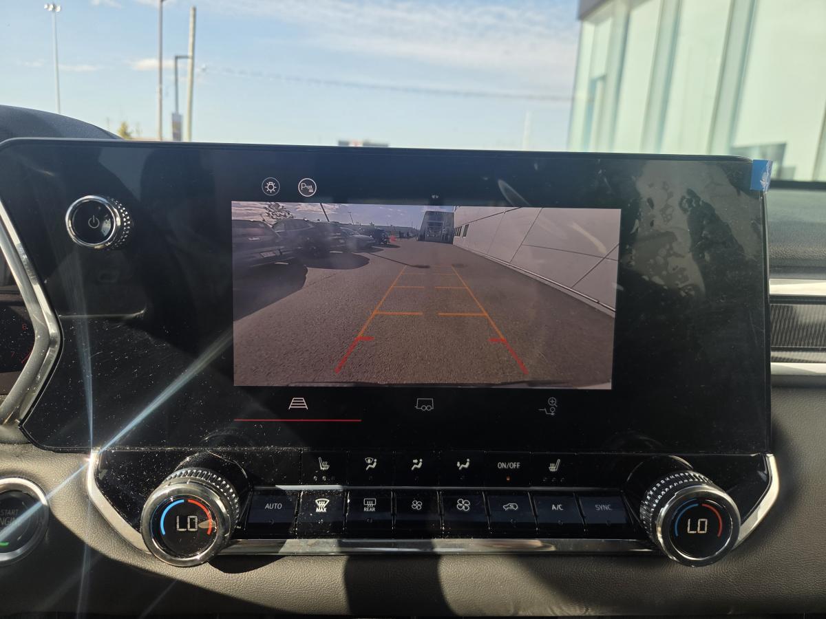 2025 GMC Canyon - Image 24