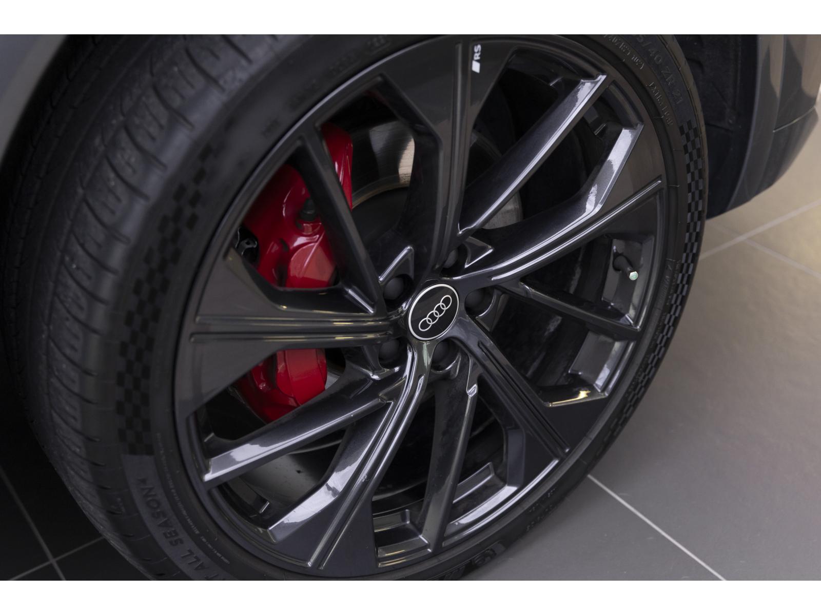 2024 Audi SQ5 - Image 10