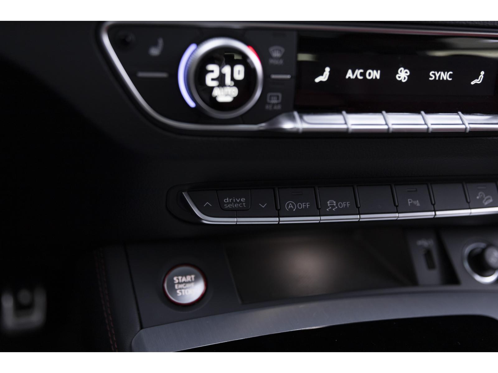 2024 Audi SQ5 - Image 30