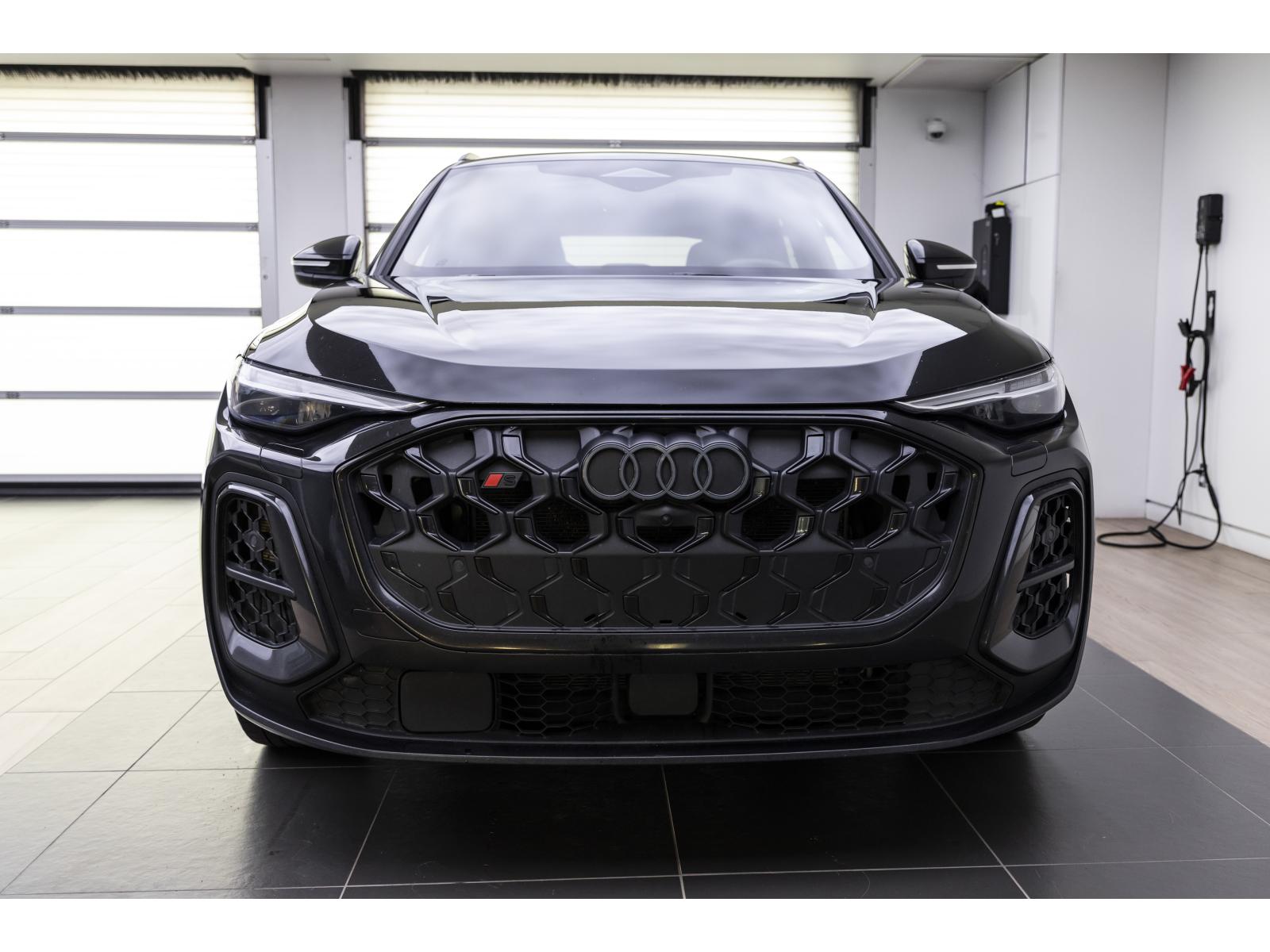 2025 Audi SQ5 - Image 3