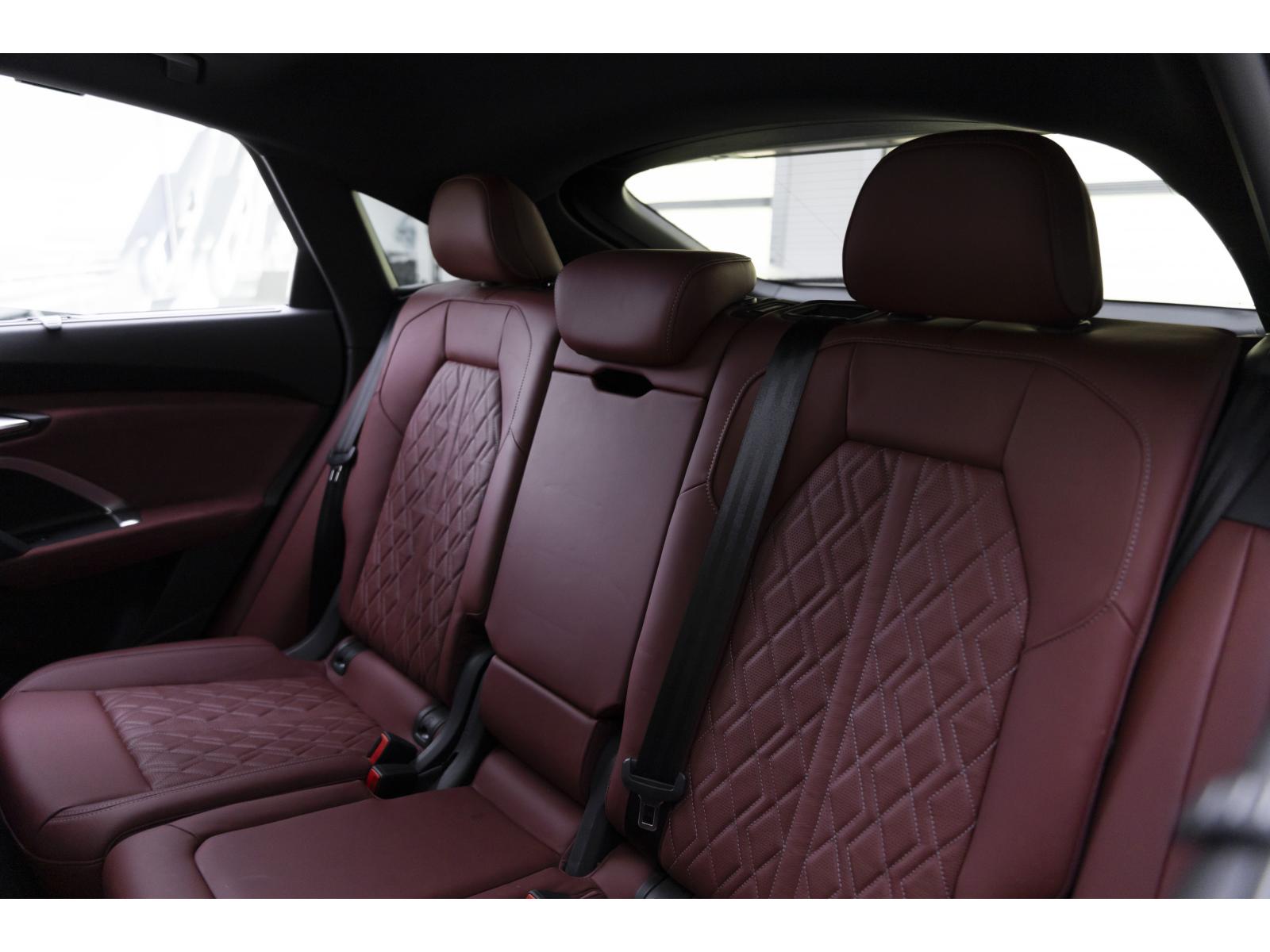 2025 Audi SQ5 - Image 15