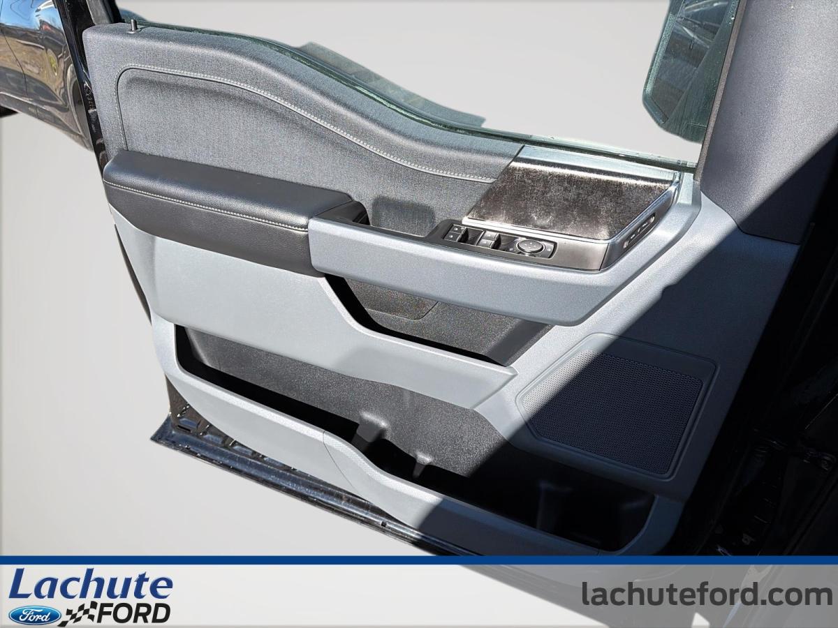 2023 Ford F-150 Lightning - Image 13