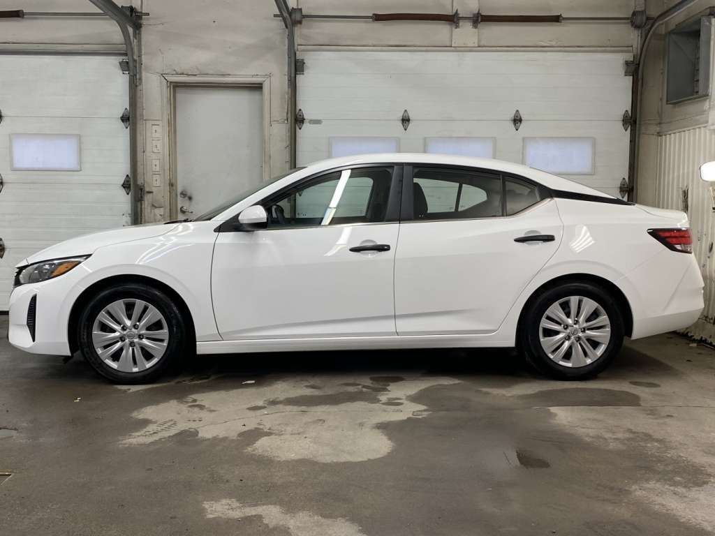 2025 Nissan Sentra - Image 4