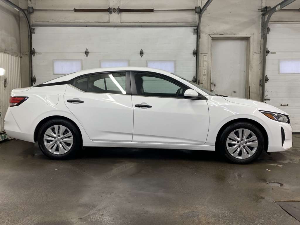 2025 Nissan Sentra - Image 8