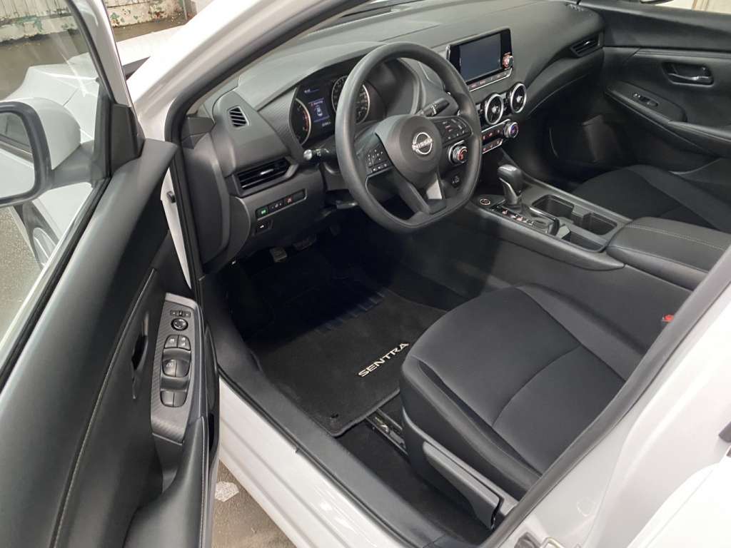 2025 Nissan Sentra - Image 13