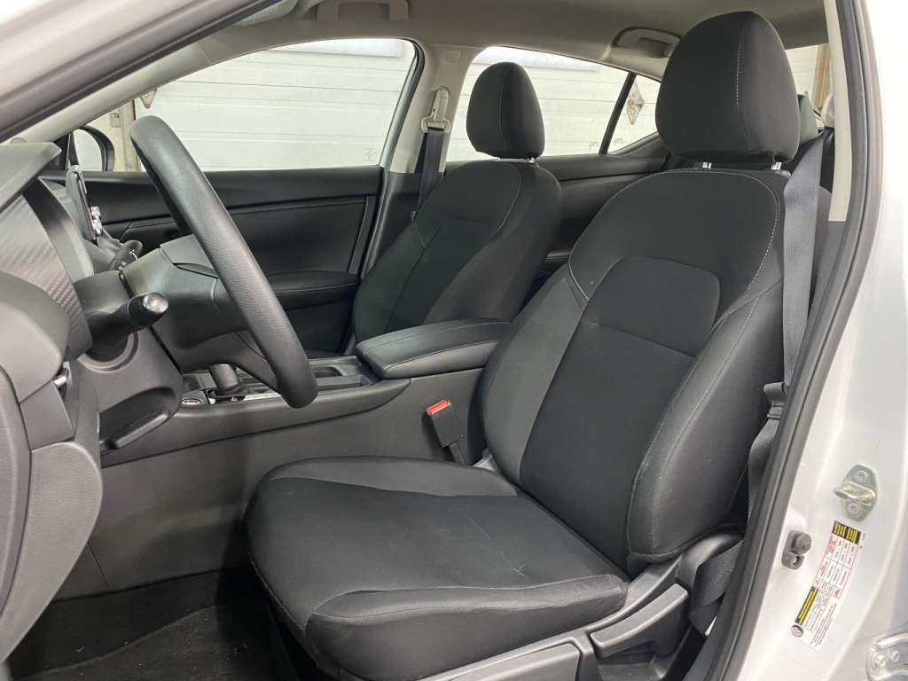2025 Nissan Sentra - Image 14