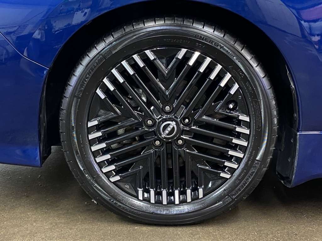 2023 Nissan Leaf - Image 11