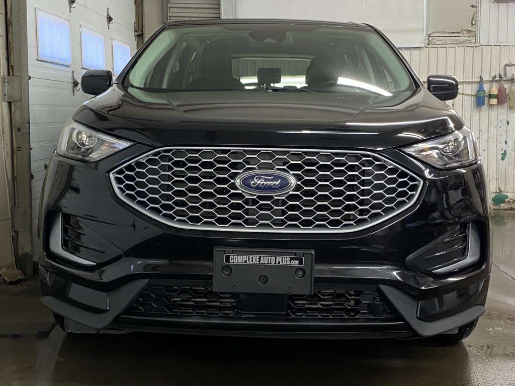 2023 Ford Edge - Image 3