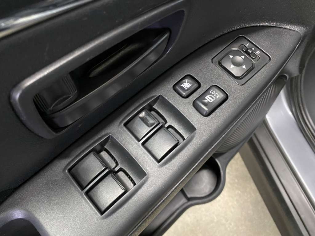 2024 Mitsubishi RVR - Image 27