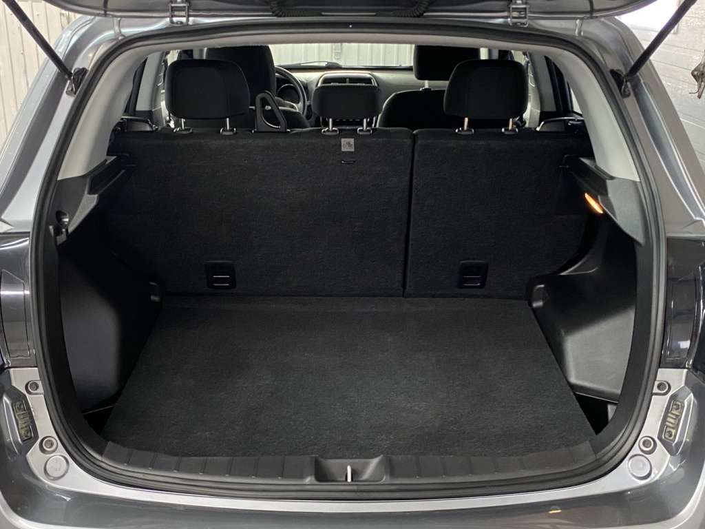 2024 Mitsubishi RVR - Image 28