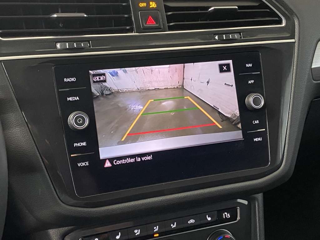 2021 Volkswagen Tiguan - Image 24