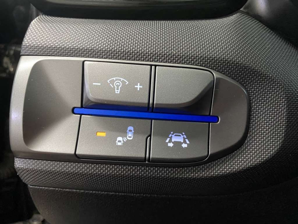 2020 Hyundai VELOSTER - Image 29