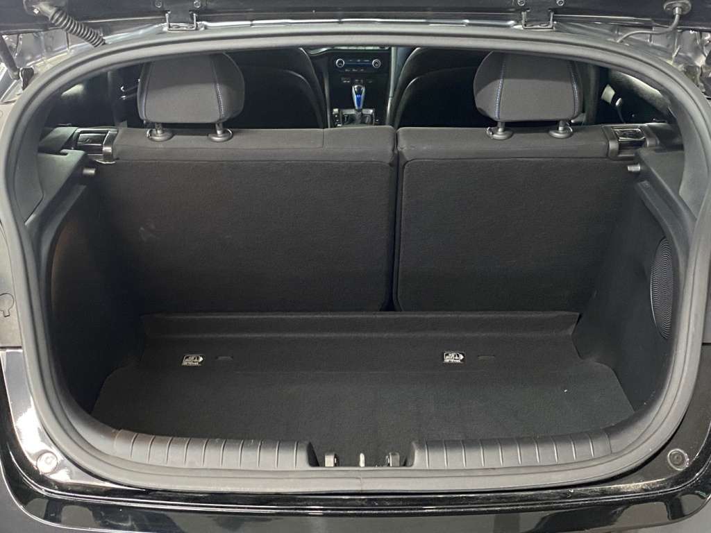 2020 Hyundai VELOSTER - Image 31