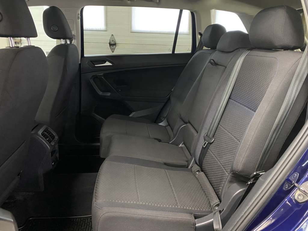 2021 Volkswagen Tiguan - Image 19