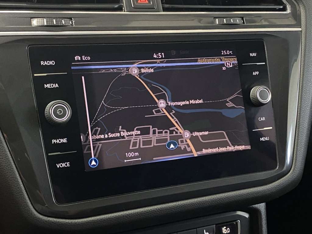 2021 Volkswagen Tiguan - Image 25