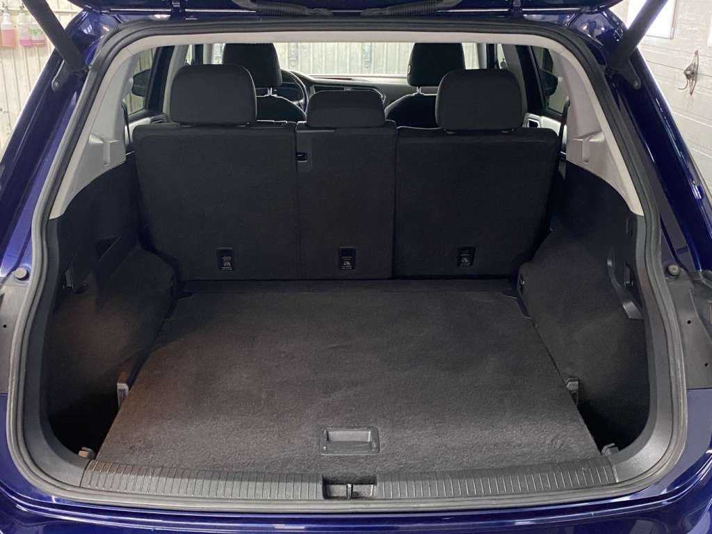 2021 Volkswagen Tiguan - Image 33