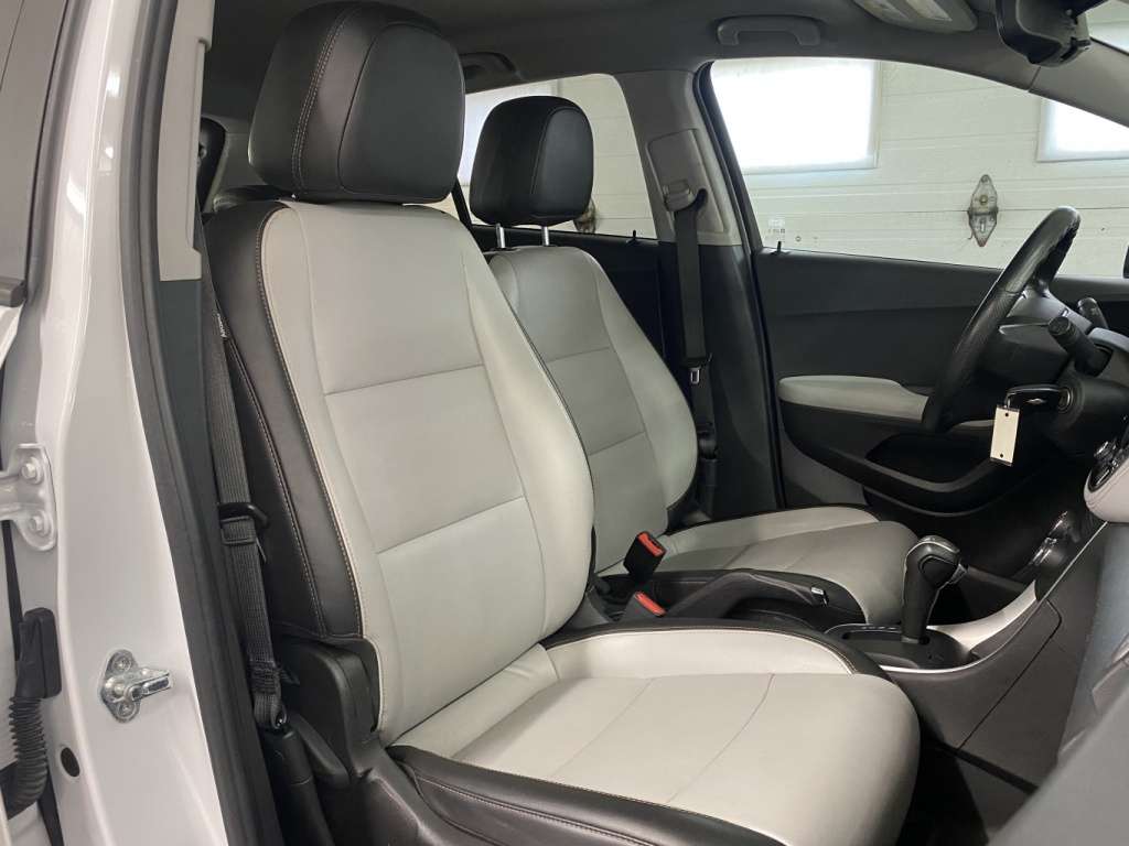 2021 Chevrolet Trax - Image 17