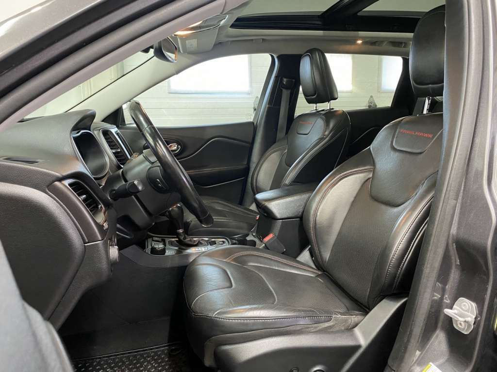2021 Jeep Cherokee - Image 15