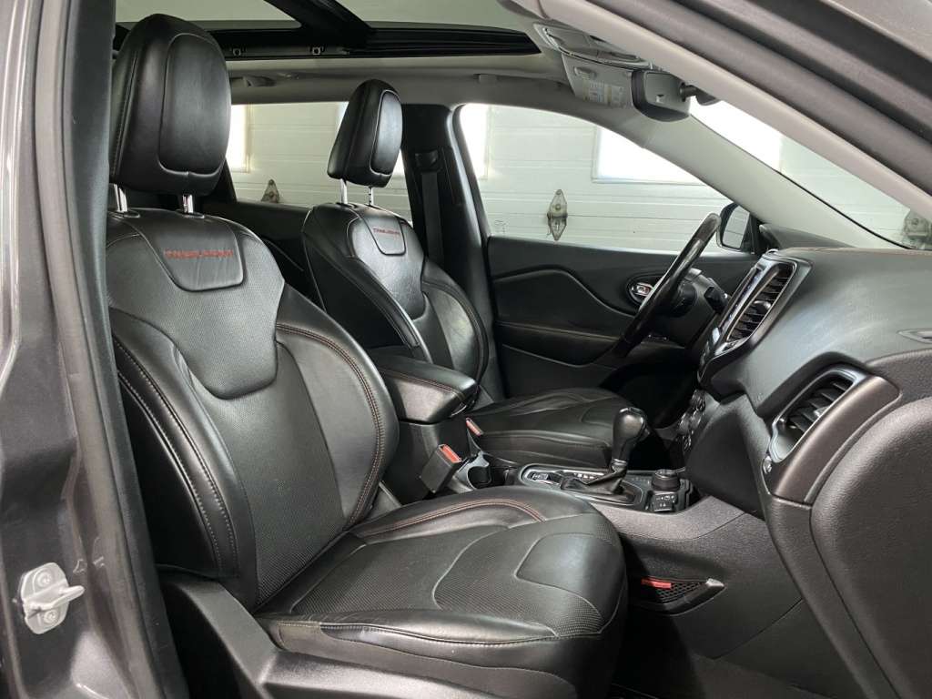 2021 Jeep Cherokee - Image 18