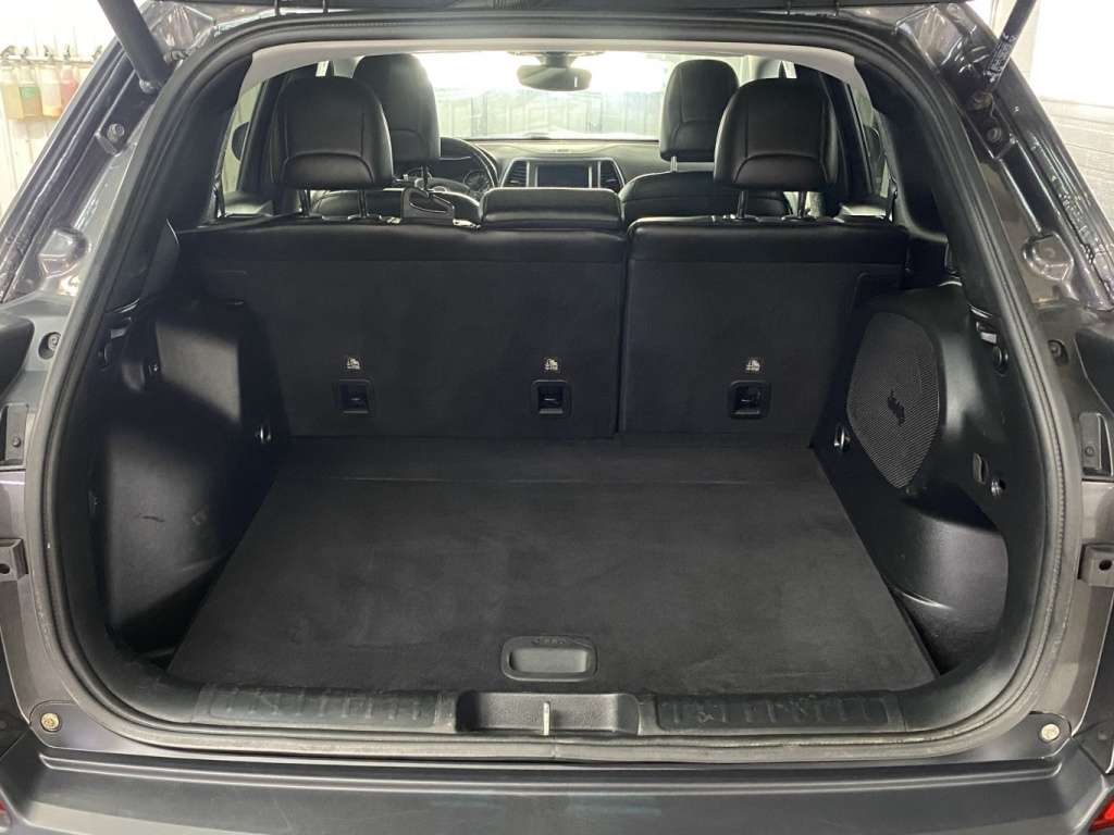 2021 Jeep Cherokee - Image 29