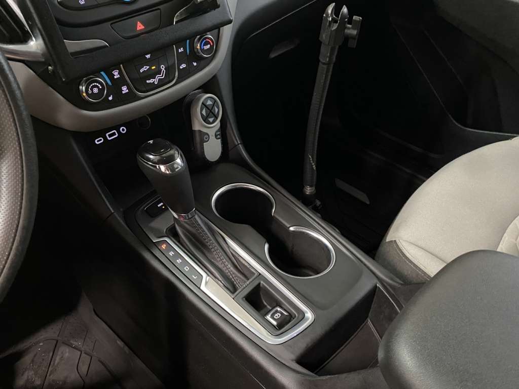 2021 Chevrolet Equinox - Image 25