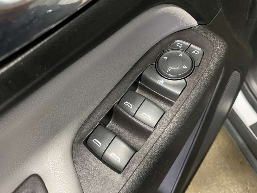 2021 Chevrolet Equinox - Image 27