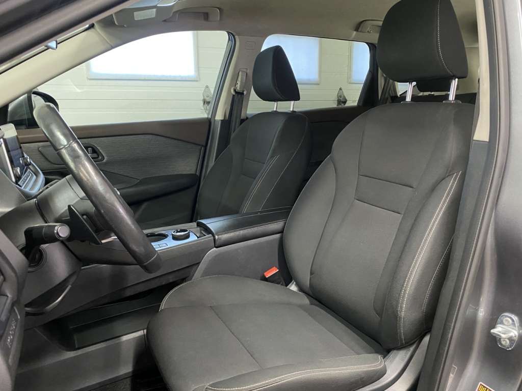 2023 Nissan Rogue - Image 14