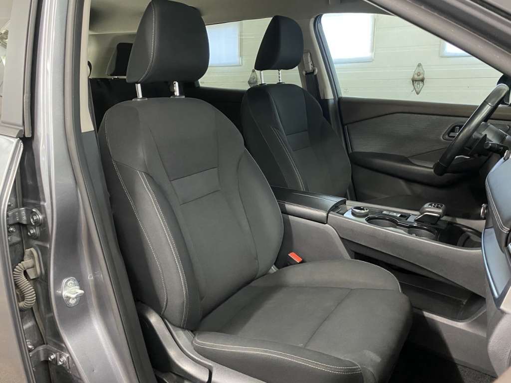2023 Nissan Rogue - Image 16