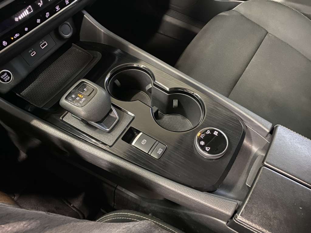 2023 Nissan Rogue - Image 26