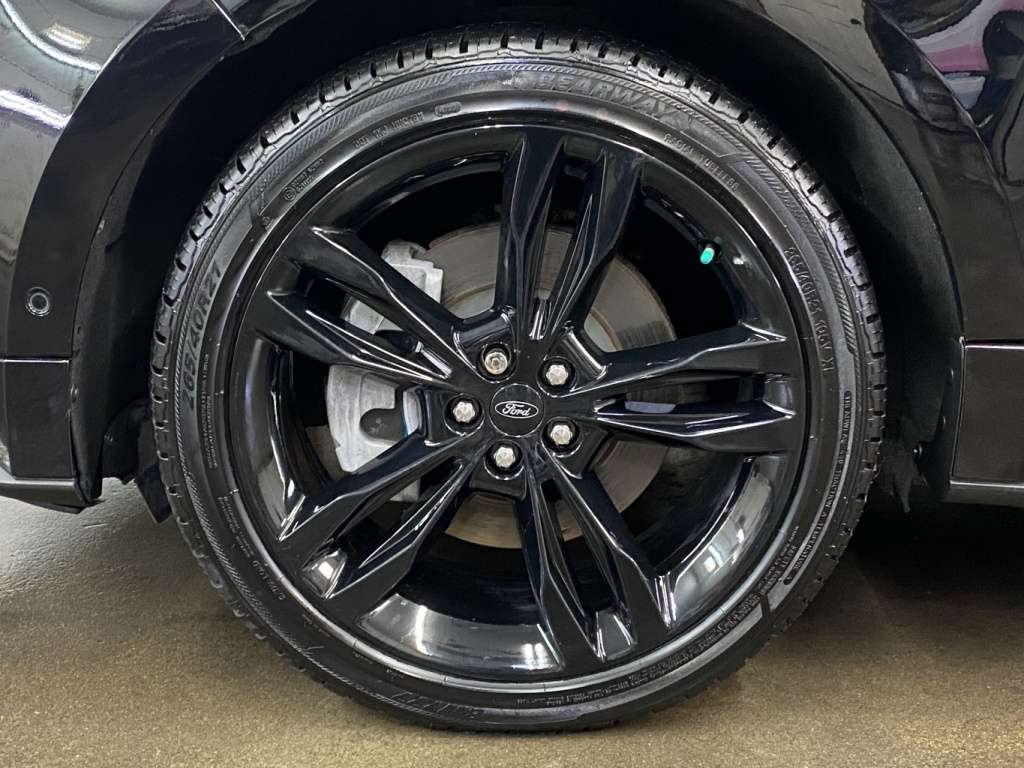 2021 Ford Edge - Image 11