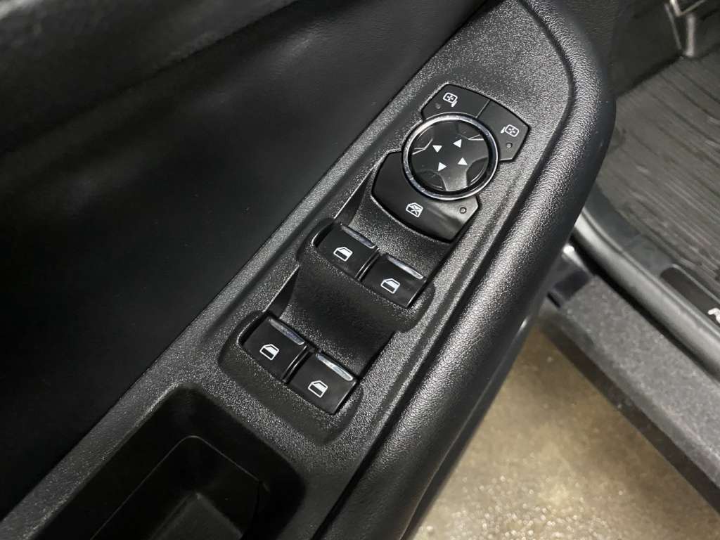2021 Ford Edge - Image 32