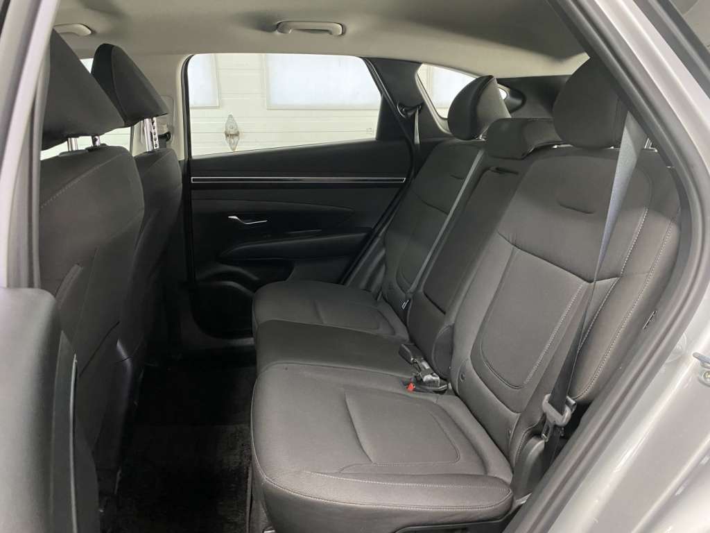2022 Hyundai TUCSON - Image 17