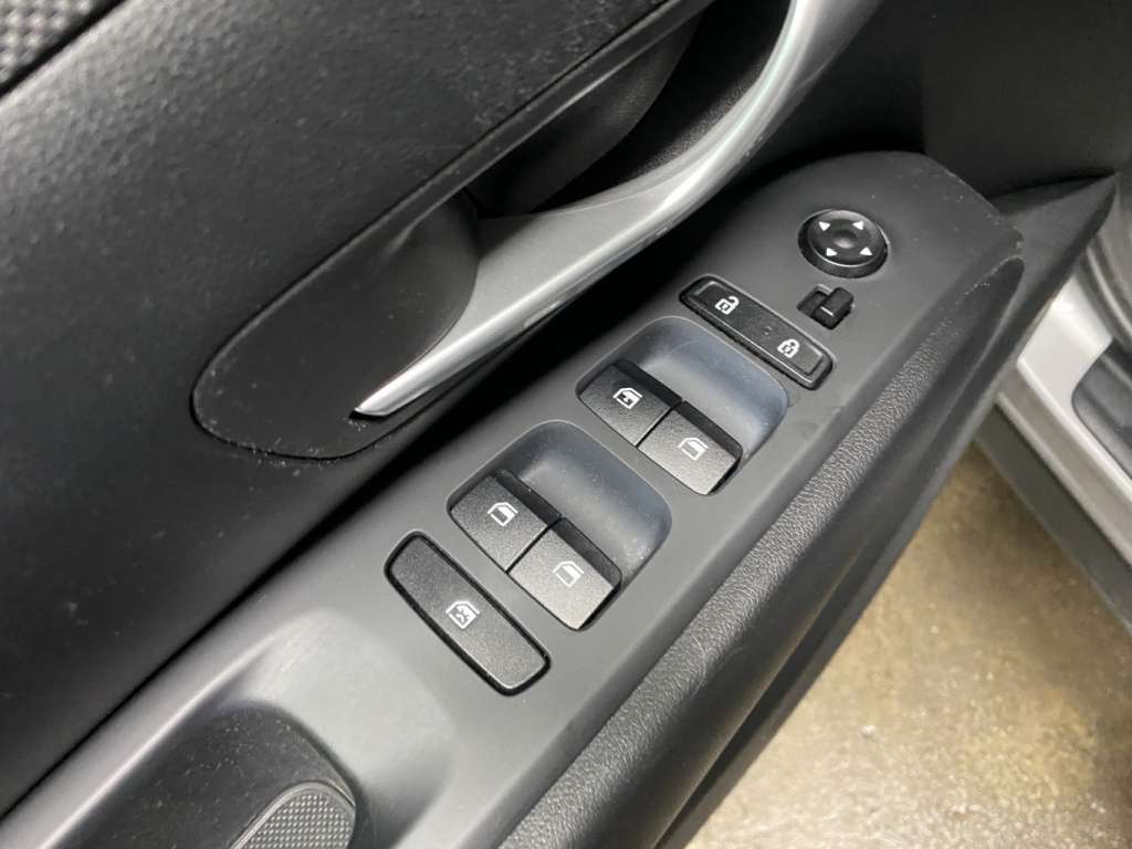 2022 Hyundai TUCSON - Image 24