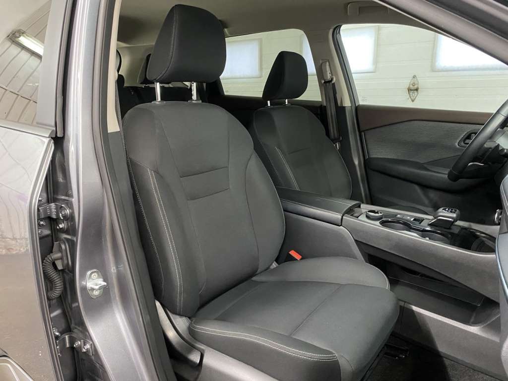 2023 Nissan Rogue - Image 16