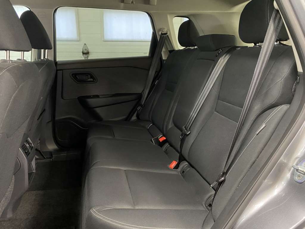 2023 Nissan Rogue - Image 17