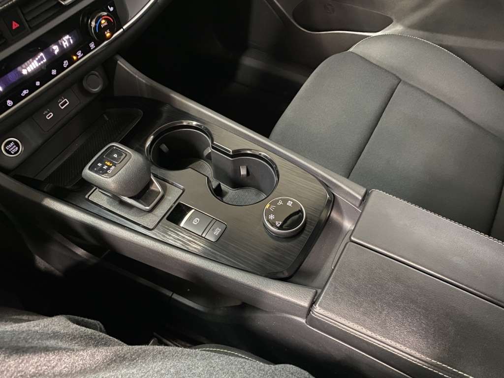 2023 Nissan Rogue - Image 25