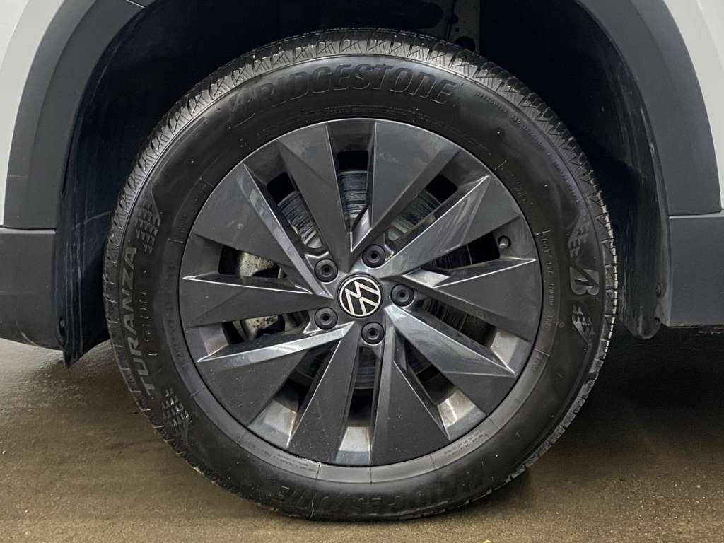 2022 Volkswagen Taos - Image 11