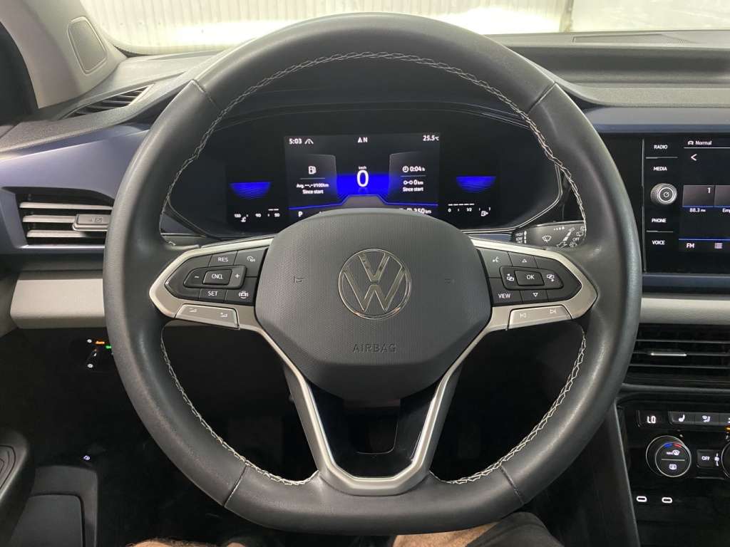 2022 Volkswagen Taos - Image 21