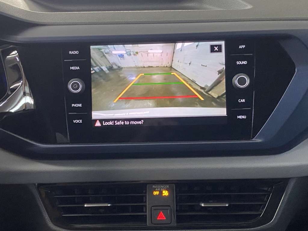 2022 Volkswagen Taos - Image 23
