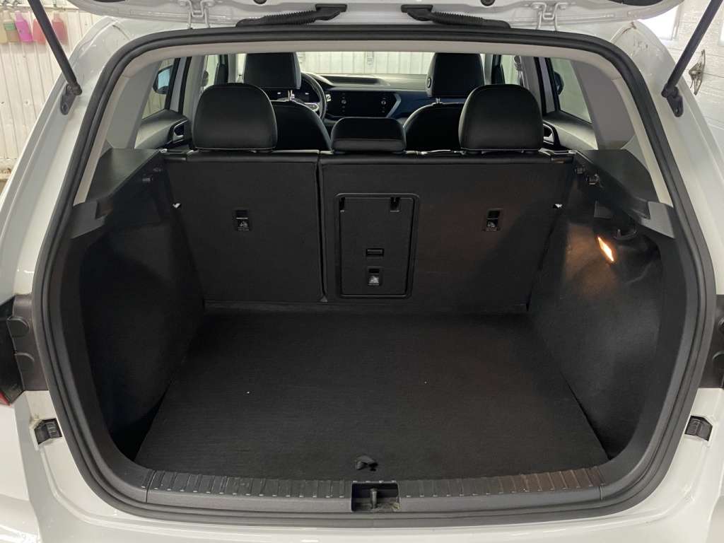 2022 Volkswagen Taos - Image 29