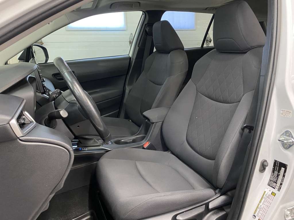 2022 Toyota Corolla Cross - Image 15