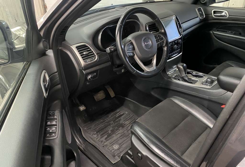 2021 Jeep Grand Cherokee - Image 12