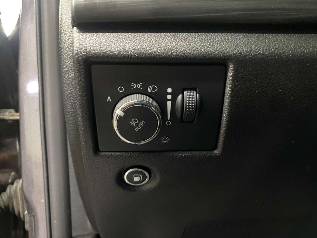 2021 Jeep Grand Cherokee - Image 27