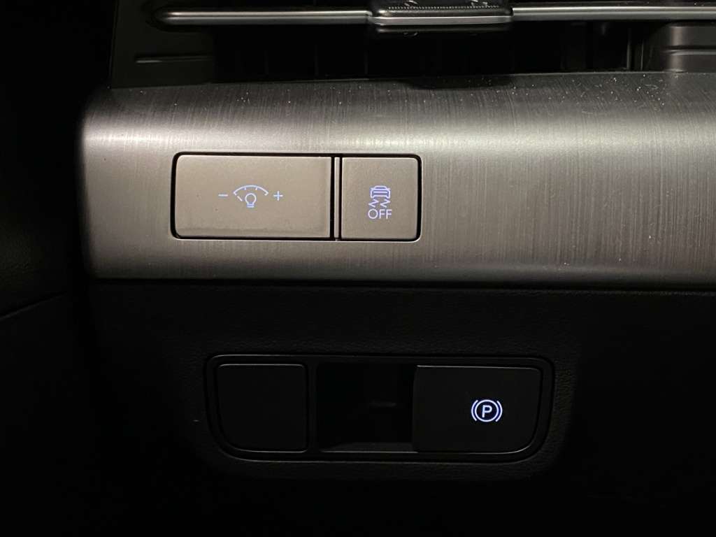 2024 Hyundai KONA - Image 28