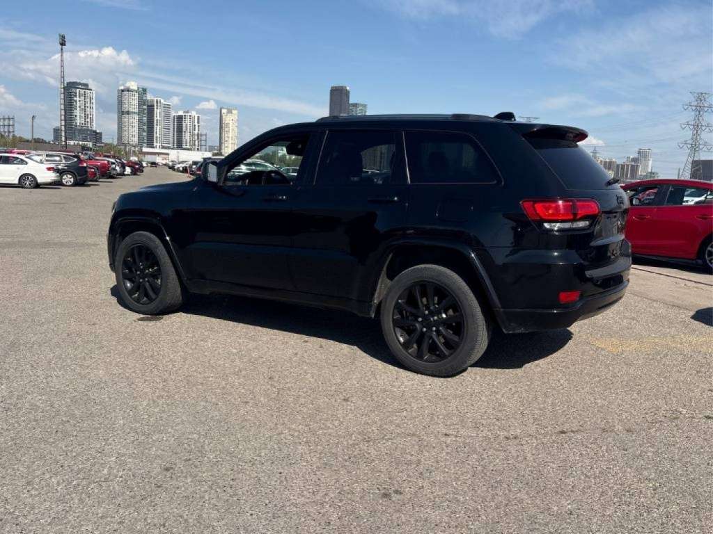 2021 Jeep Grand Cherokee - Image 3