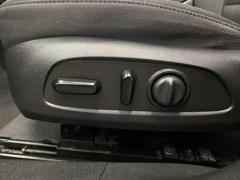 2023 Chevrolet Malibu - Image 15