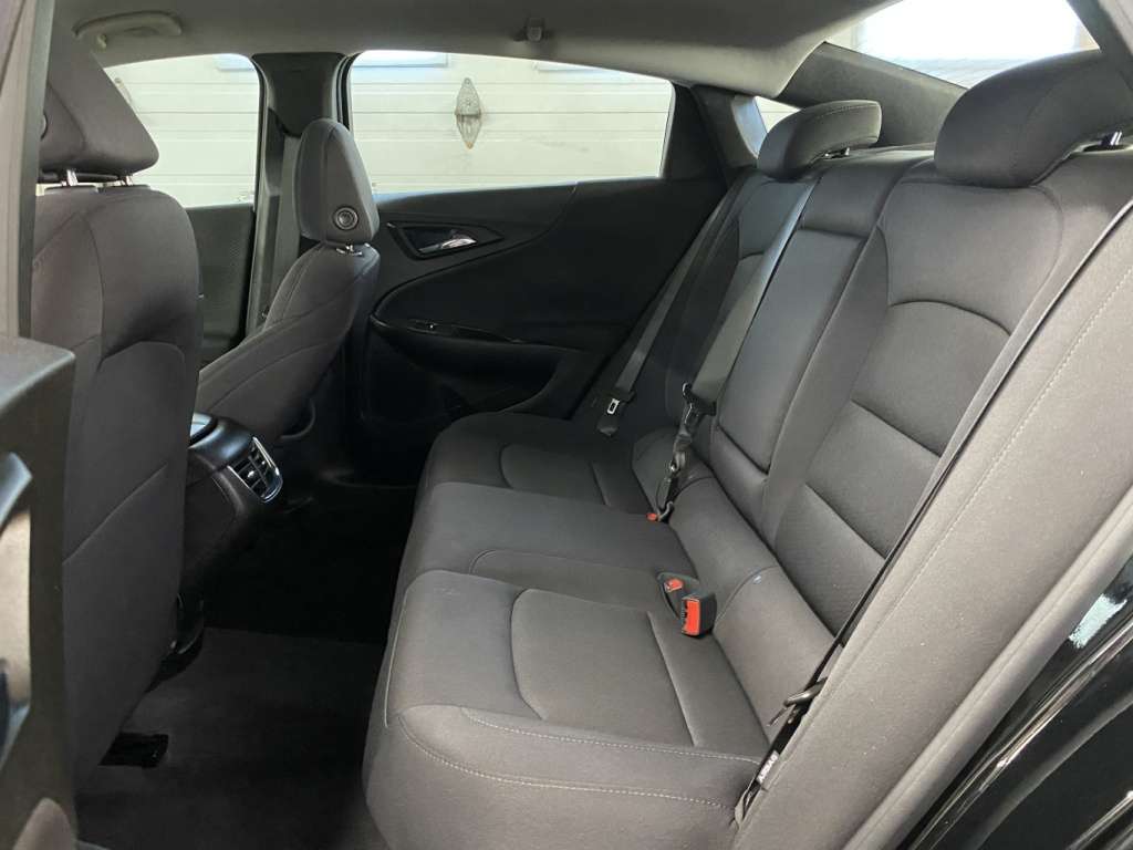 2023 Chevrolet Malibu - Image 18