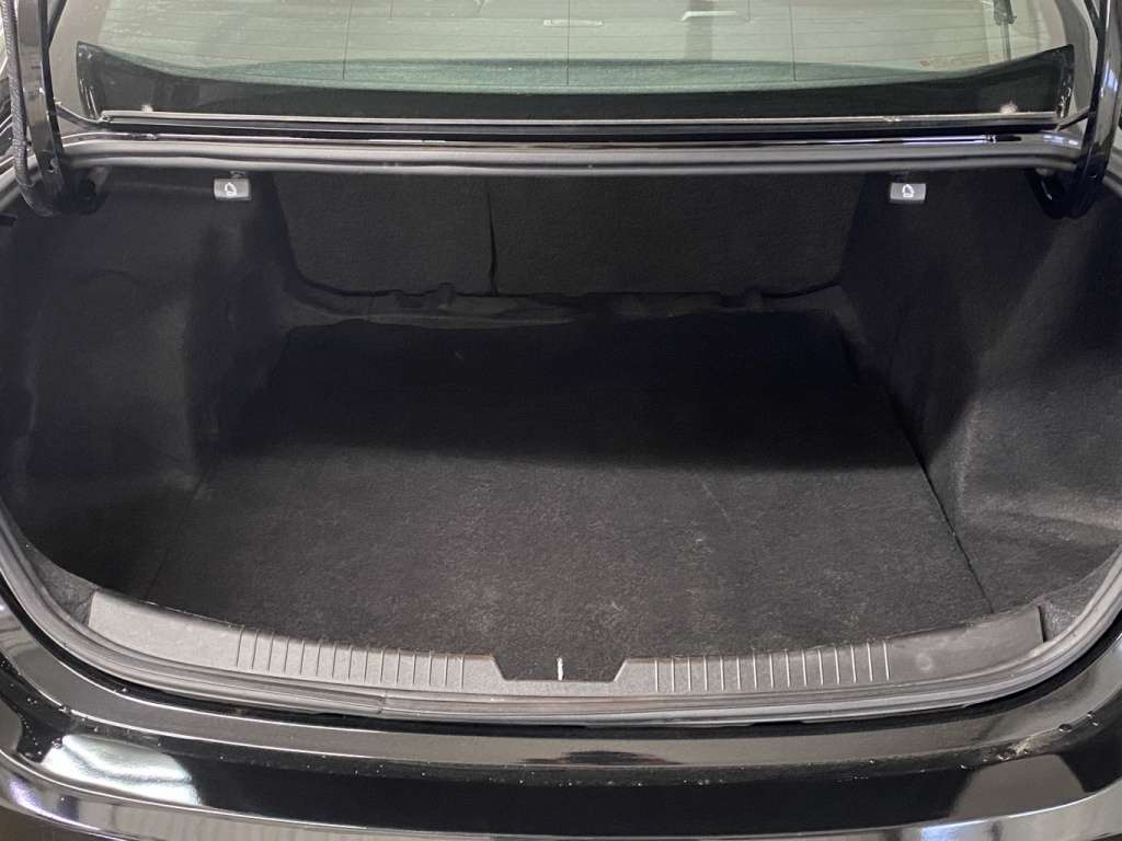 2023 Chevrolet Malibu - Image 30