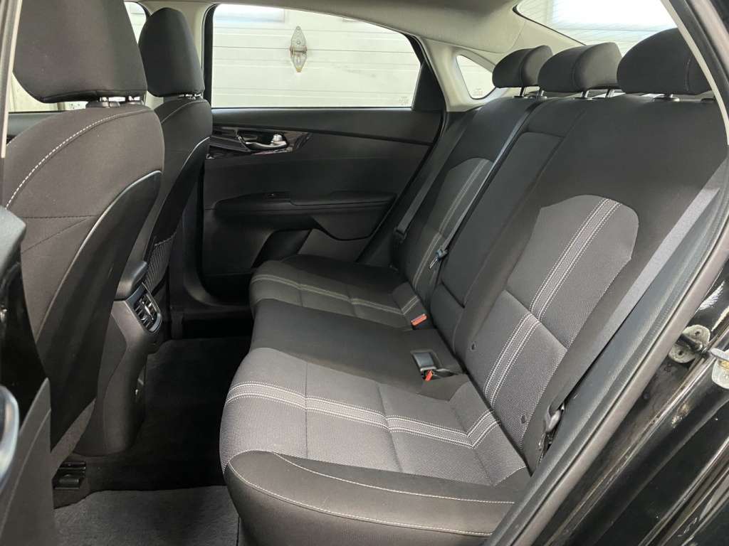 2023 Kia Forte - Image 17
