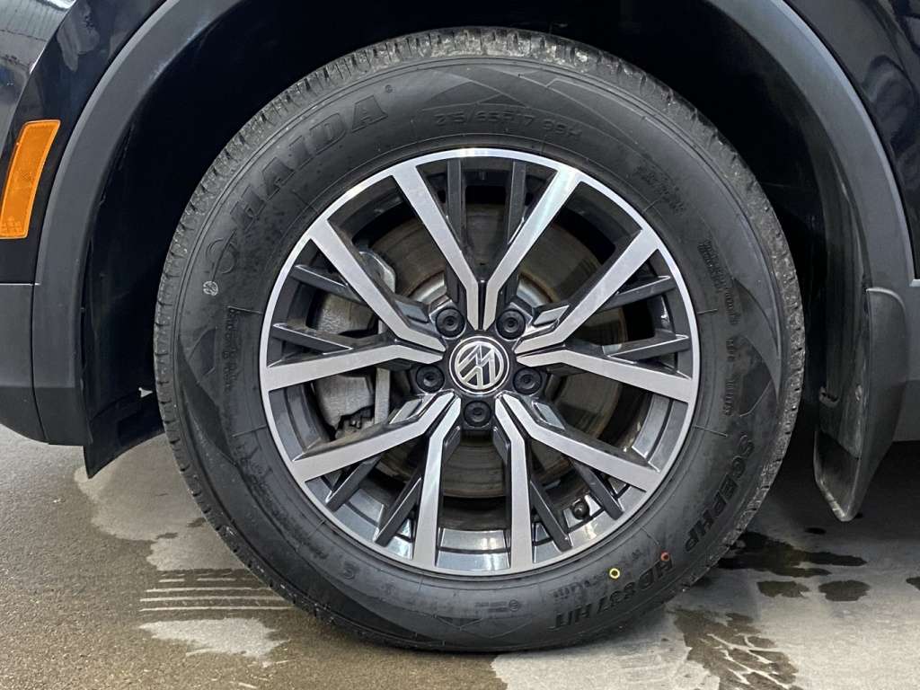 2021 Volkswagen Tiguan - Image 11